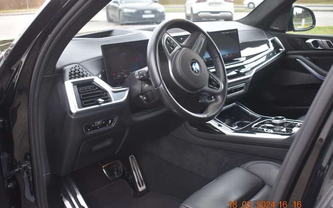 BMW X7 cena 485000 przebieg: 30000, rok produkcji 2022 z Trzebiatów małe 67